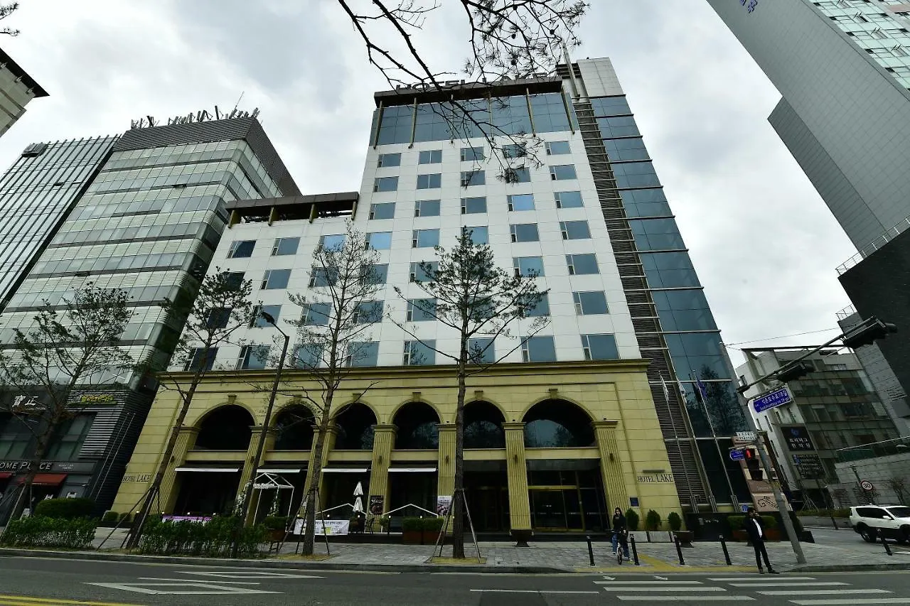 Lake Tourist Hotel Seoul 3*,