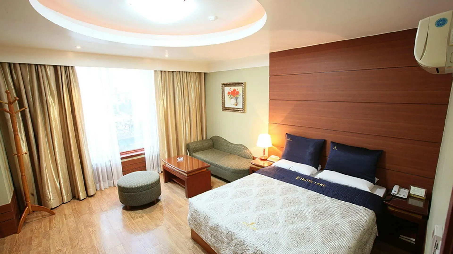 Lake Tourist Hotel Seoul
